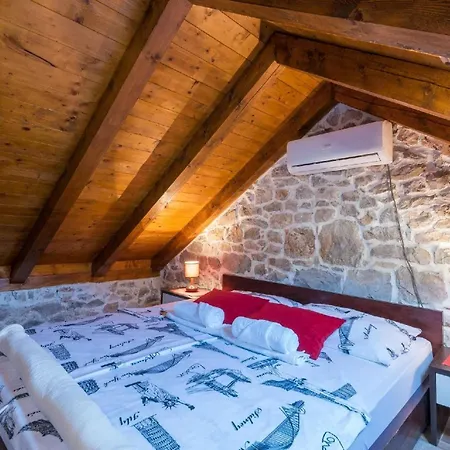 Ferienhaus Fuer 5 Personen Und 1 Kind In Stankovic Bei Orebic, Dalmatien Sueddalmatien Tatil Evi