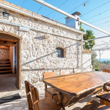 Ferienhaus Fuer 5 Personen Und 1 Kind In Stankovic Bei Orebic, Dalmatien Sueddalmatien