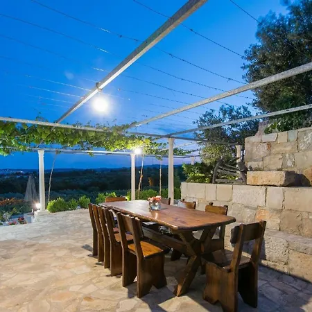 Ferienhaus Fuer 5 Personen Und 1 Kind In Stankovic Bei Orebic, Dalmatien Sueddalmatien *