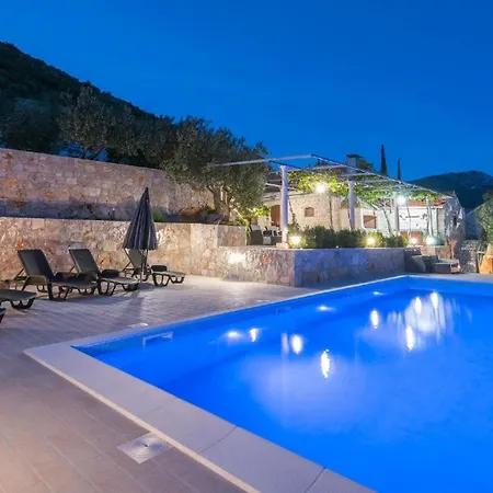 Ferienhaus Fuer 5 Personen Und 1 Kind In Stankovic Bei Orebic, Dalmatien Sueddalmatien * Orebić