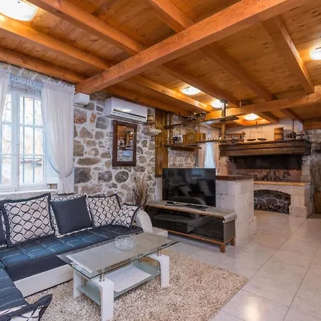 Tatil Evi Ferienhaus Fuer 5 Personen Und 1 Kind In Stankovic Bei Orebic, Dalmatien Sueddalmatien *