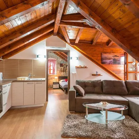 Ferienhaus Fuer 5 Personen Und 1 Kind In Stankovic Bei Orebic, Dalmatien Sueddalmatien * Orebić